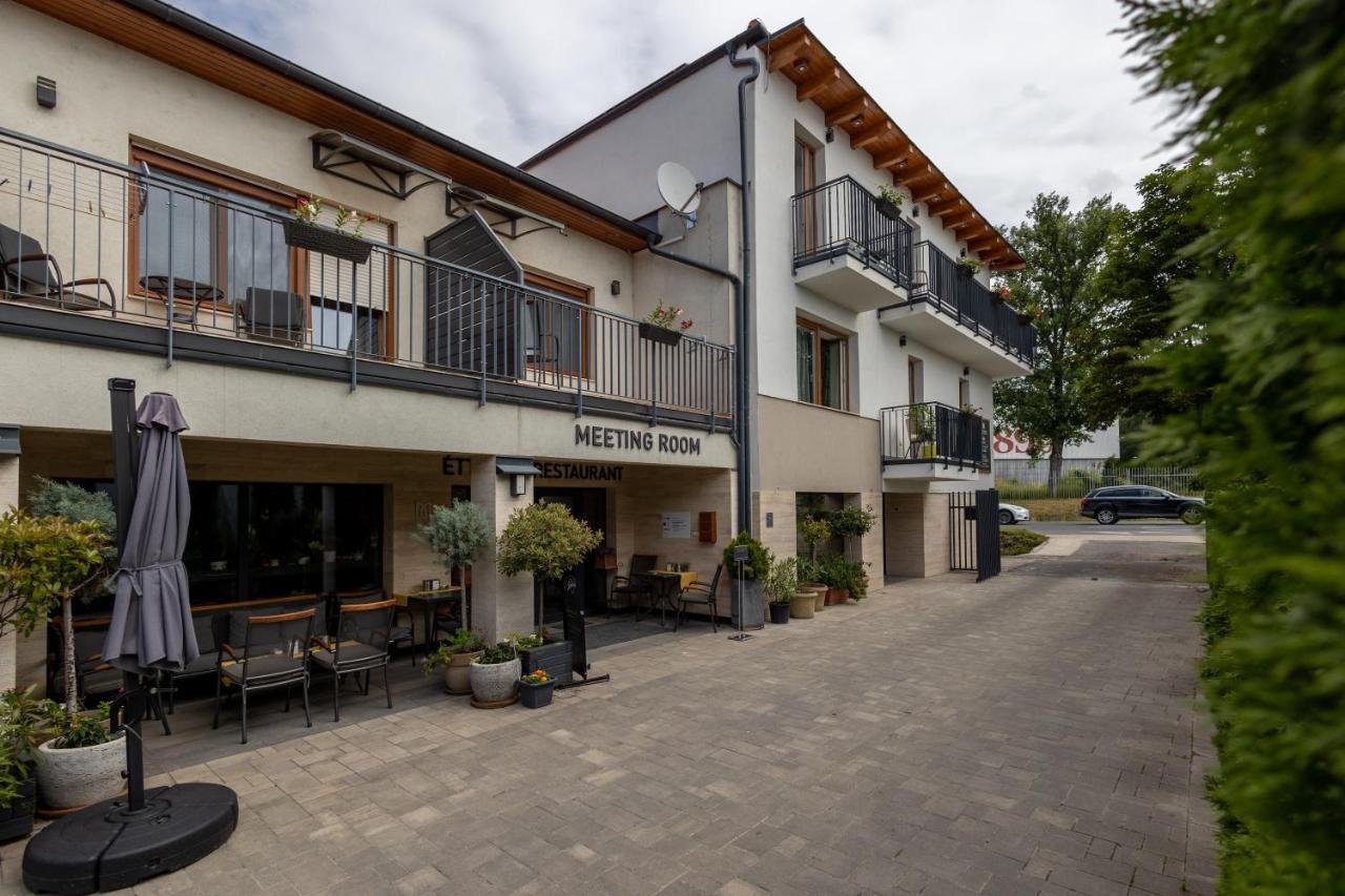 Bed and Breakfast Mokka House Panzio Miskolc Exterior foto