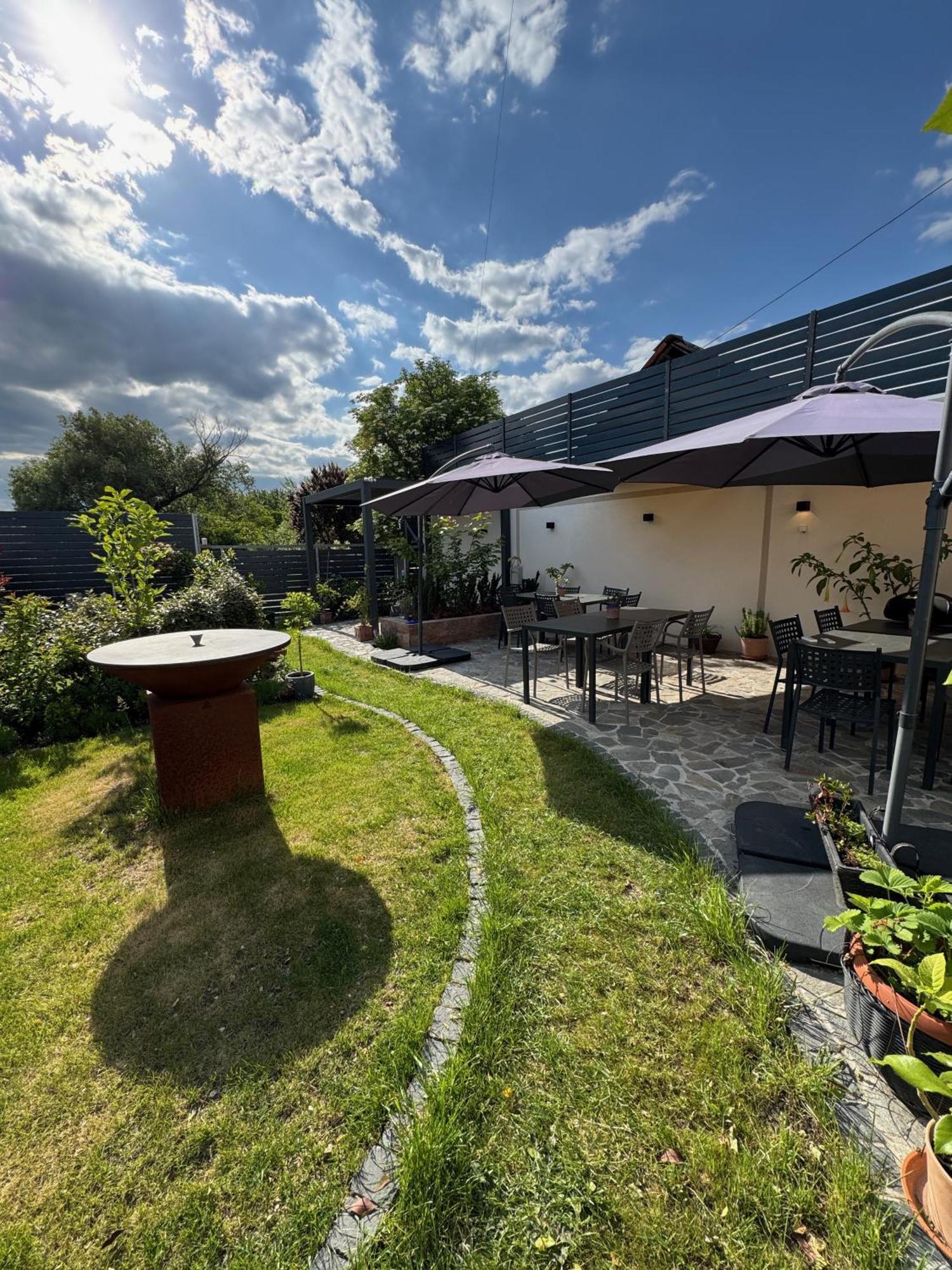 Bed and Breakfast Mokka House Panzio Miskolc Exterior foto